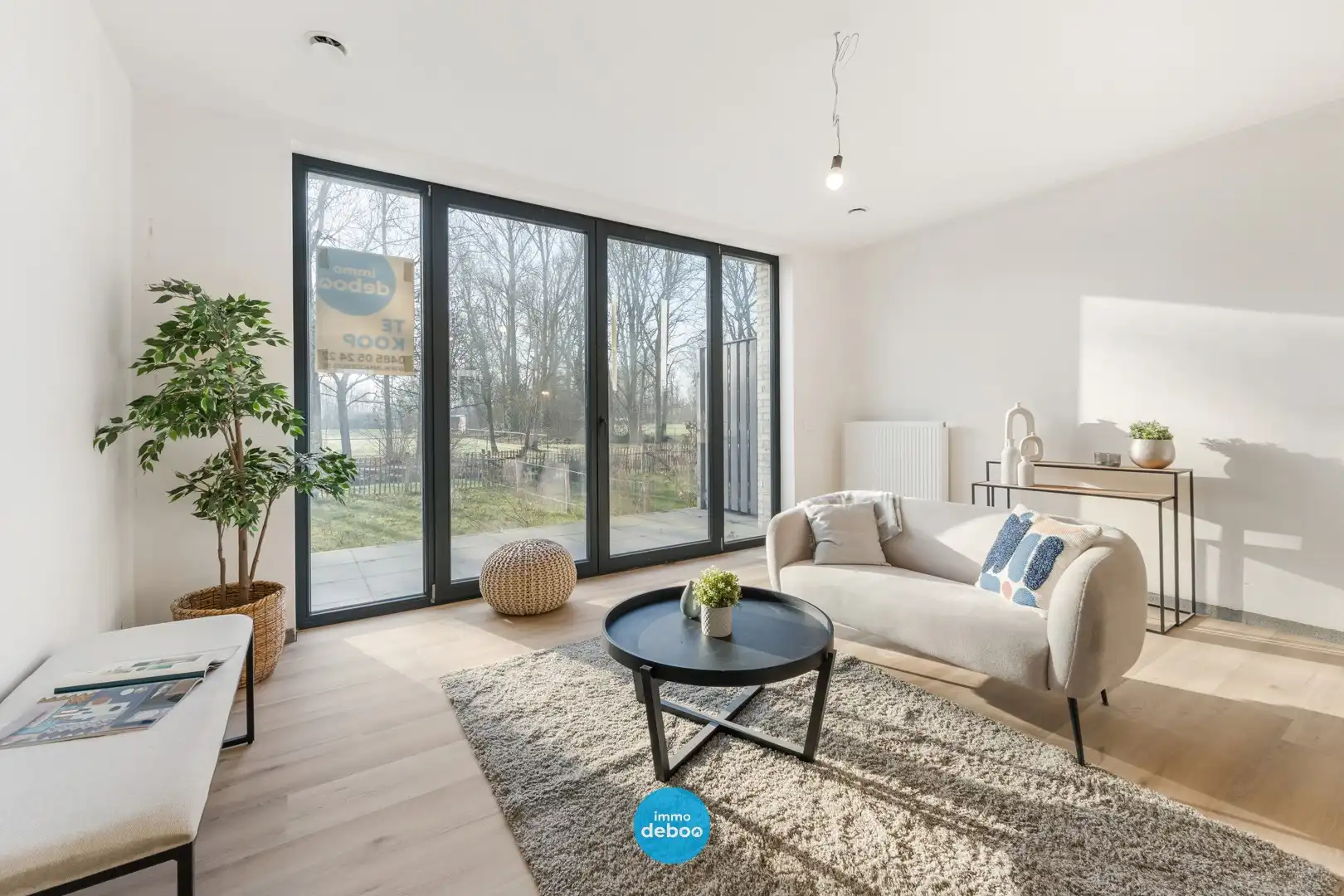 Recente woning met prachtig uitzicht & zuidgerichte tuin foto {{pictureIndex}}