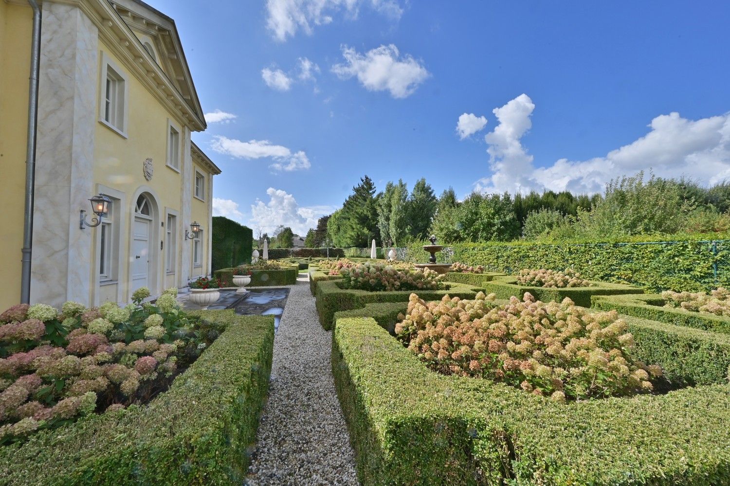 Exclusieve villa in geliefde villawijk Kiewitheide foto 3