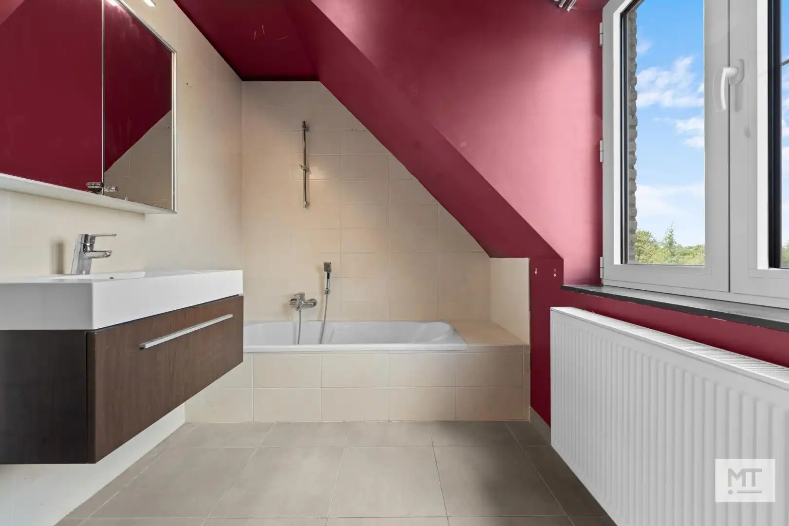 Ruim appartement (109 m²) met 2 slaapkamers en garage te koop in de dorpskern van Beselare foto 8