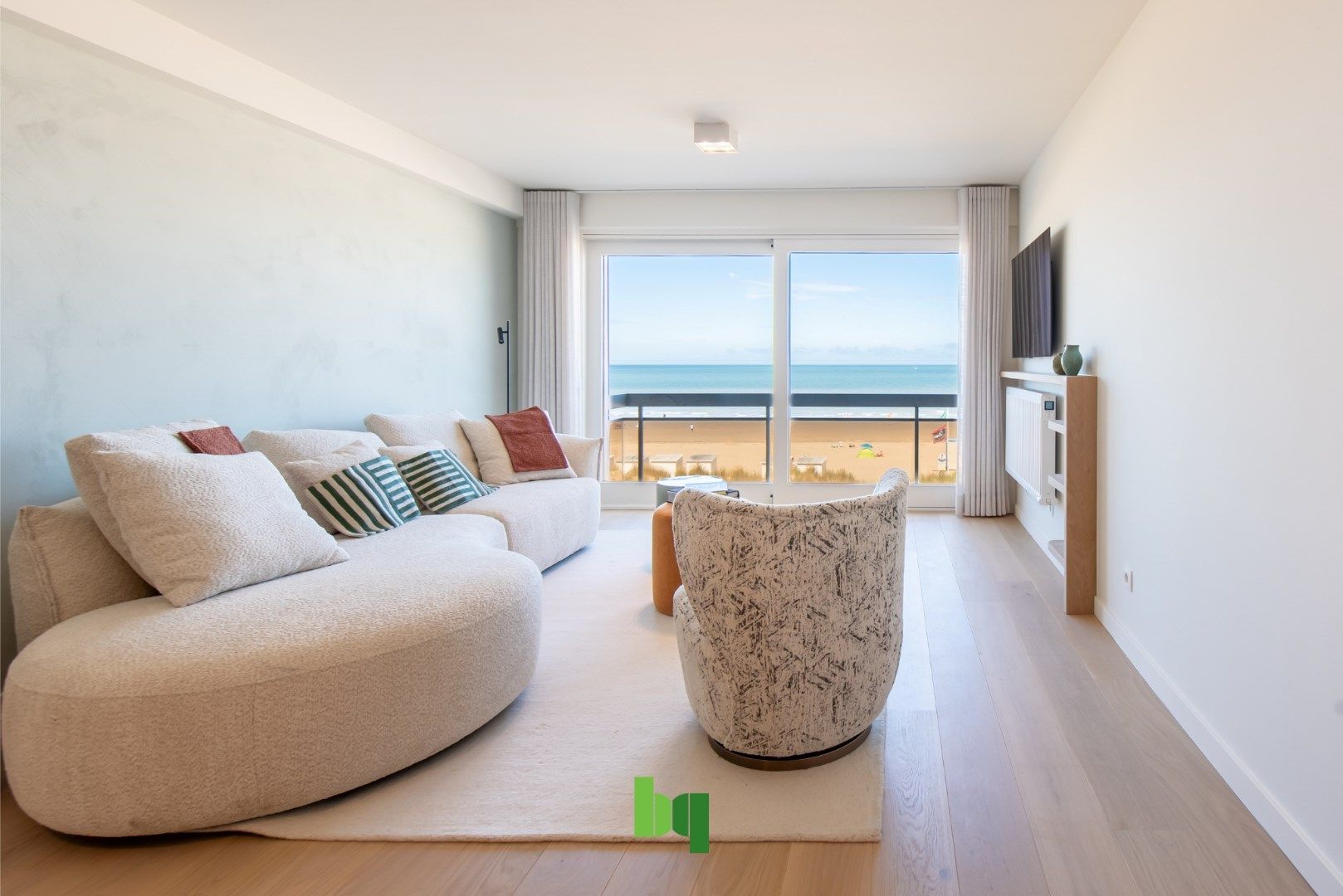 Instapklaar appartement met frontaal zeezicht en luxueuze afwerking foto 4