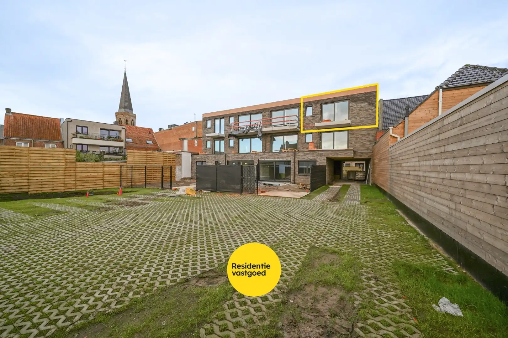 Nieuwbouw 2-slaapkamer appartement op het 2de verdiep met zonnig terras foto 2