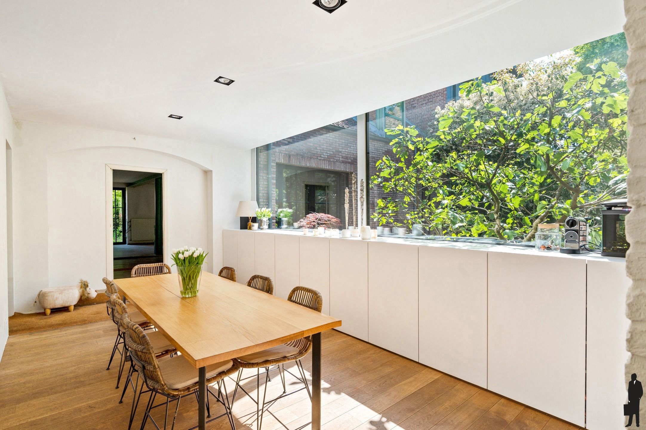 Unieke te renoveren hoevewoning met mooie parktuin foto 13