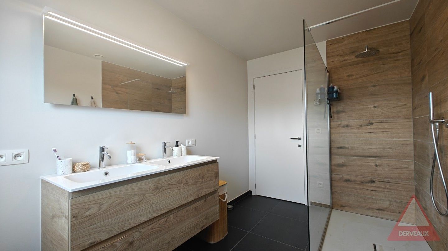 Roeselare – Instapklare halfopen nieuwbouwwoning met tuin en oprit foto 14