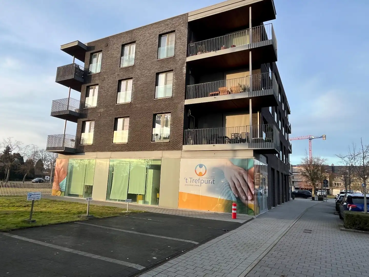 Ruim goed gelegen handelspand centrum Lommel foto 2