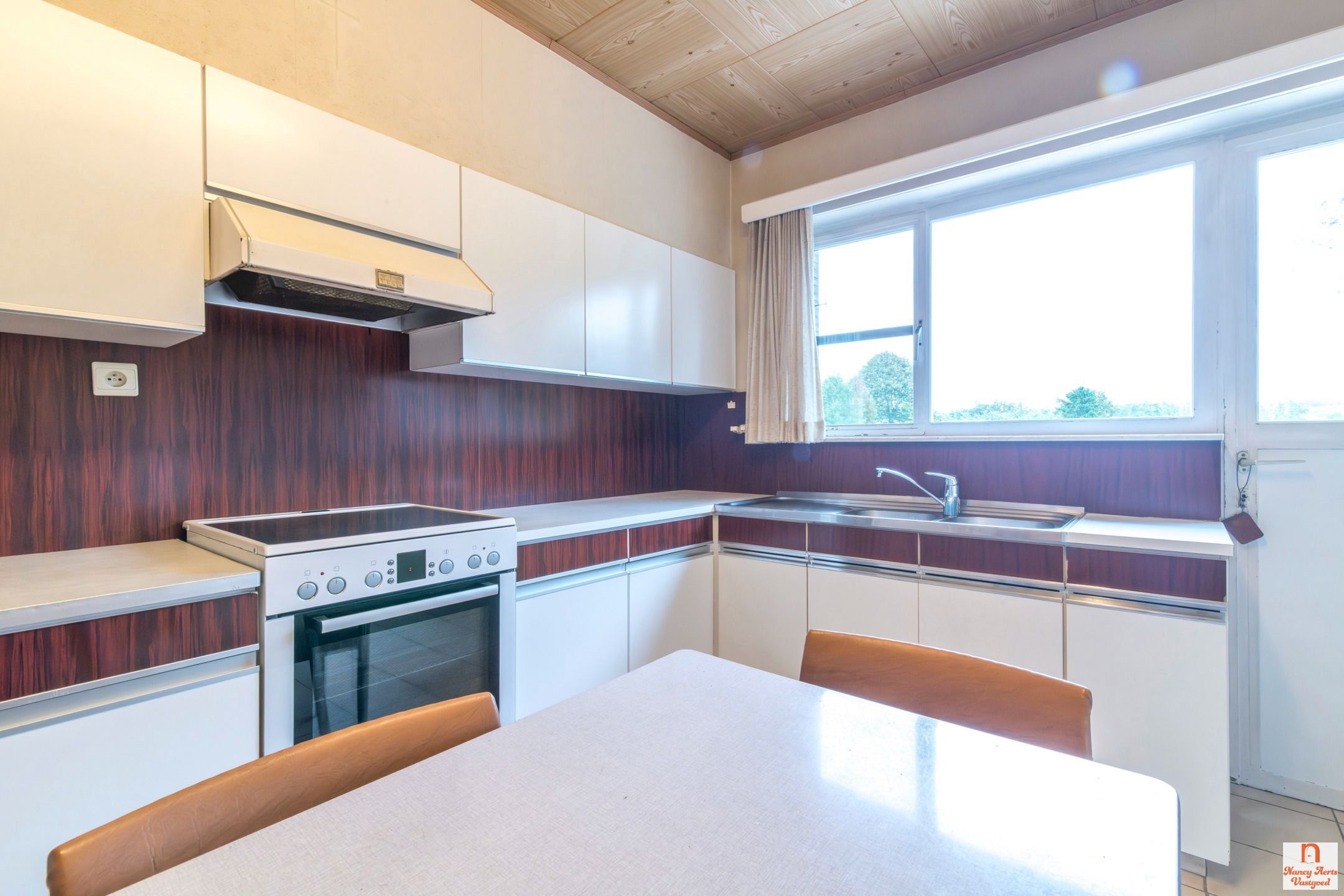 Split-level woning met grote tuin en vrij uitzicht foto 42