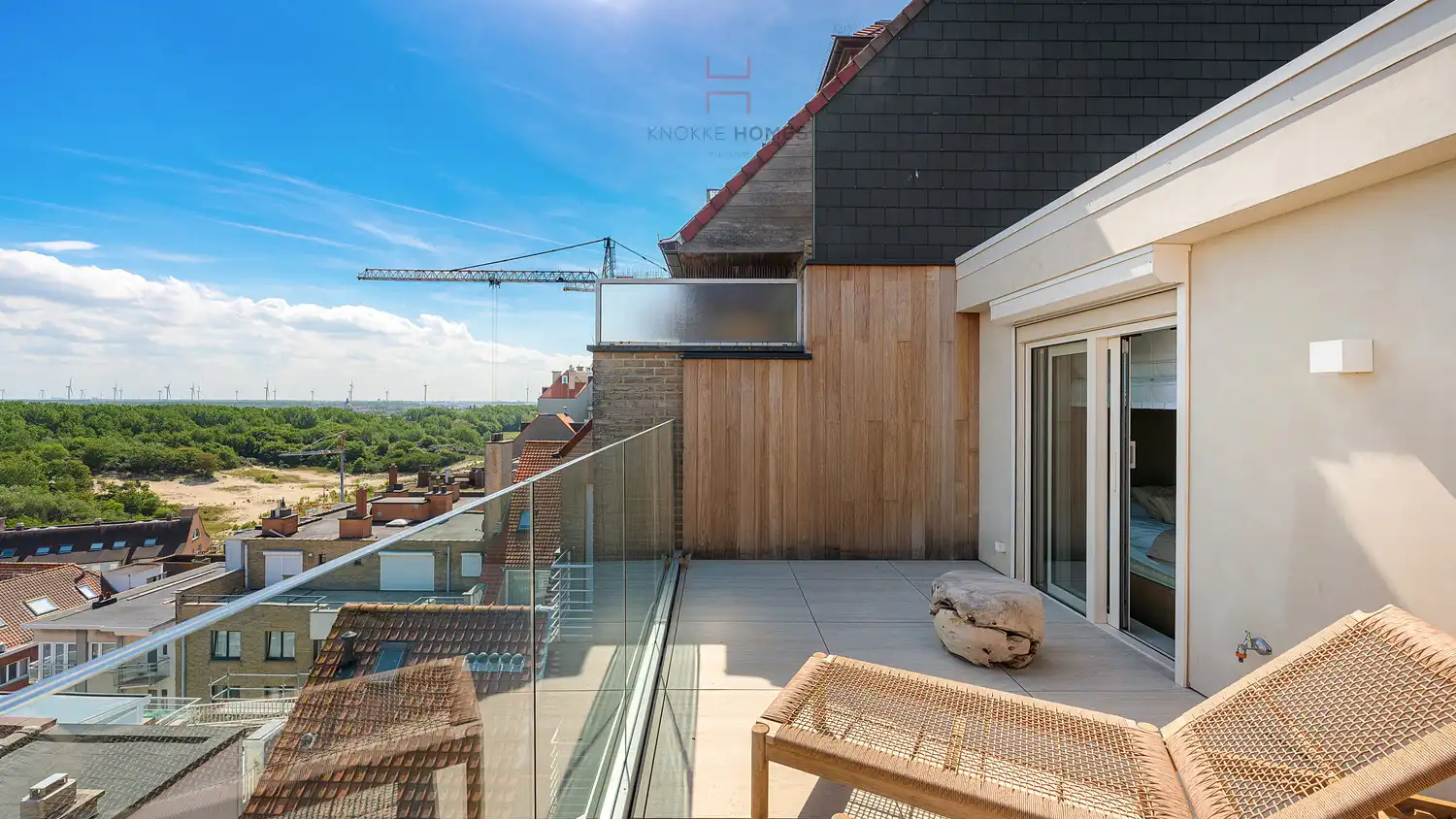 Luxueus vernieuwde penthouse op de zeedijk in Duinbergen foto 14