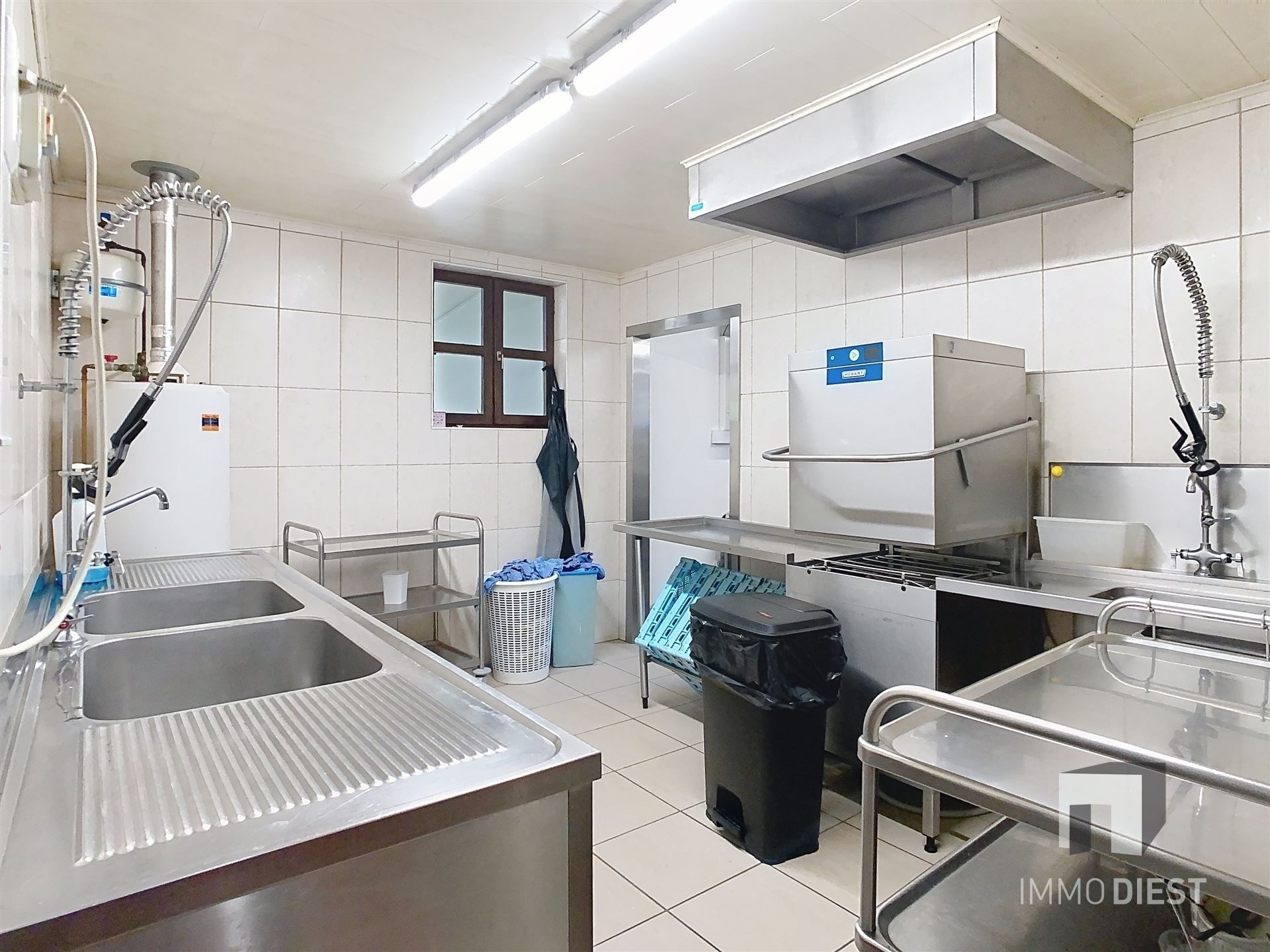 Brasserie - restaurant - feestzaal - privéwoonst foto 53