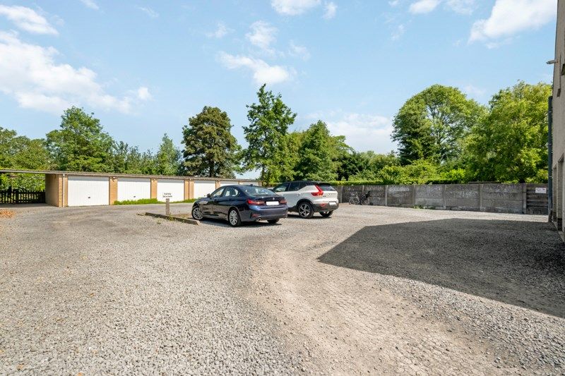 Gelijkvloers appartement met 2 slaapkamers, zonnig terras en een zeer ruime garage! foto 16