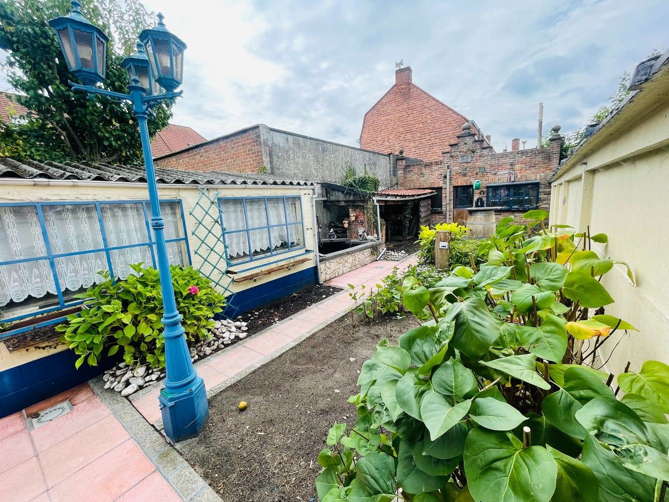Vooraan Sint-Pieters  Ruim Burgerhuis met zuidgerichte tuin en garage van 70m² foto 12