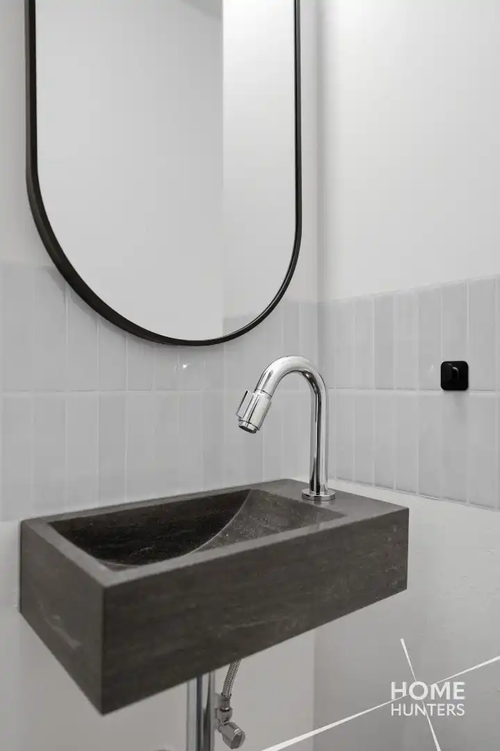 Ruim appartement met twee slaapkamers, een vernieuwde badkamer en 2 unieke terrassen.  foto 14