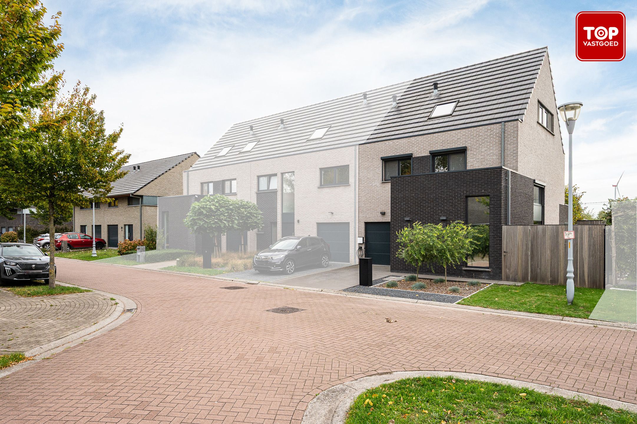 Instapklare woning (2016)  met 4 slaapkamers en tuin in residentiële wijk foto 2
