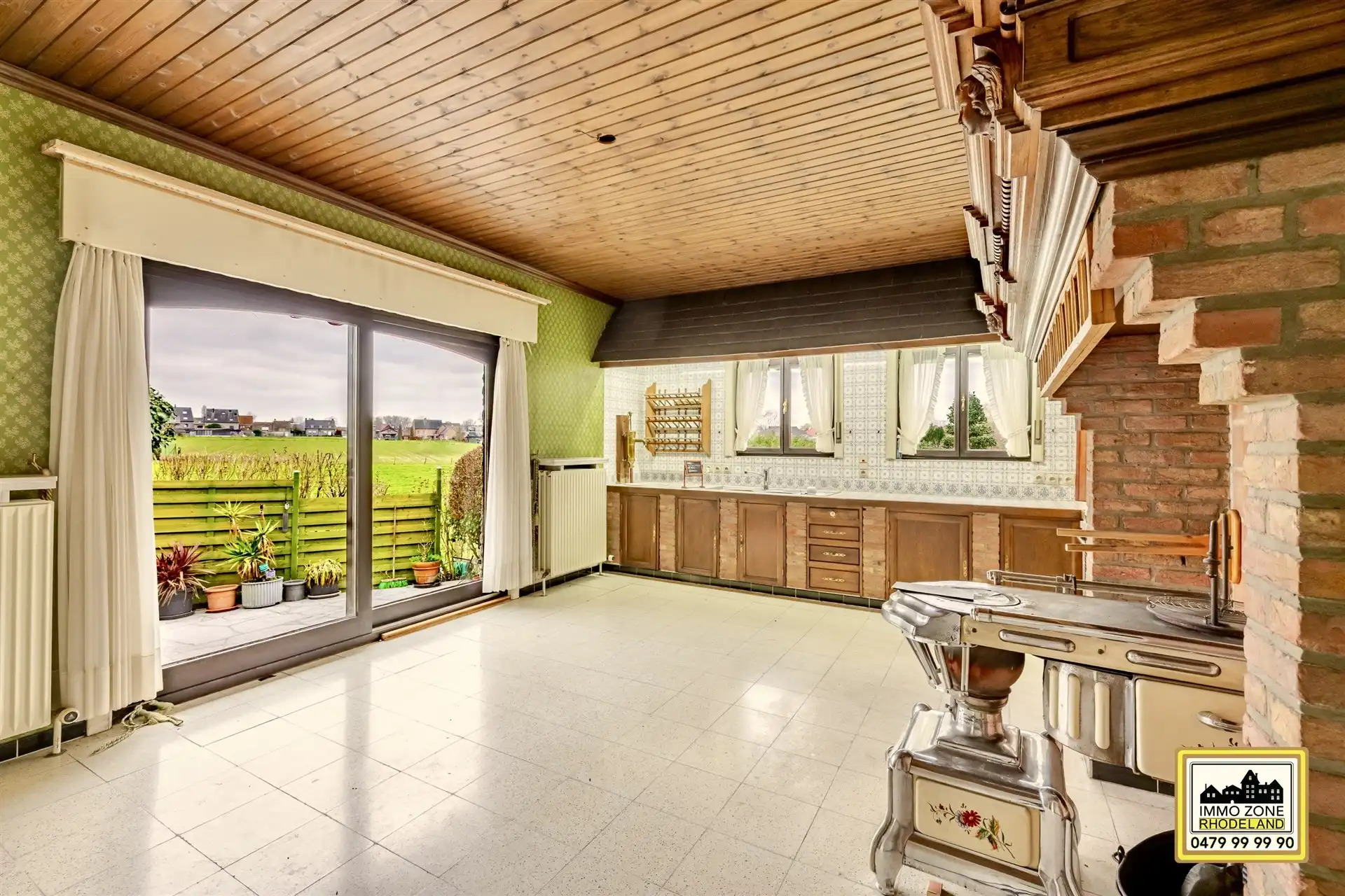 Bijzonder unieke villa met 4 slpks op rustige locatie foto 9