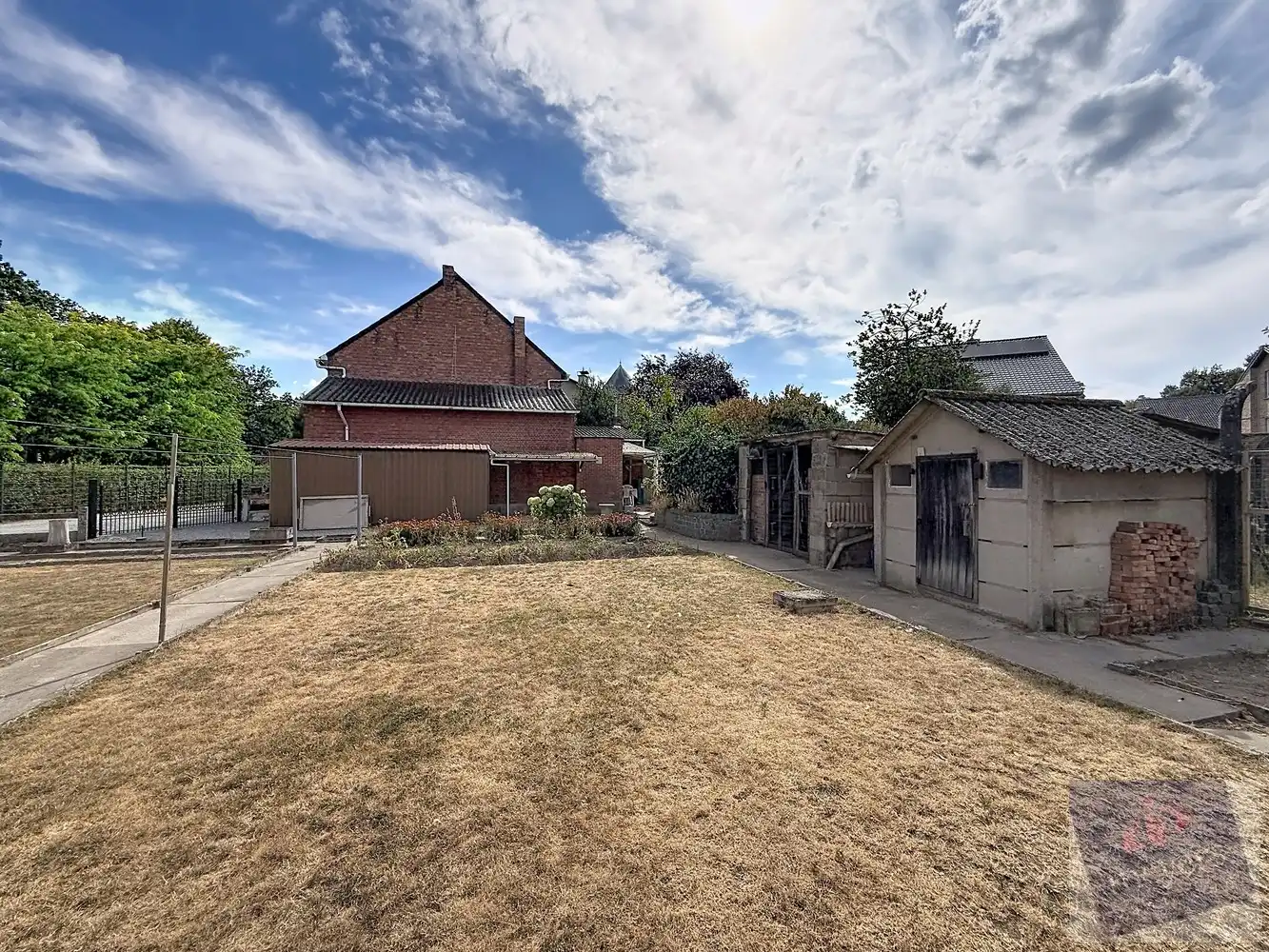 Te renoveren of te slopen woning met bouwgrond van 7a90ca in Hasselt foto 15
