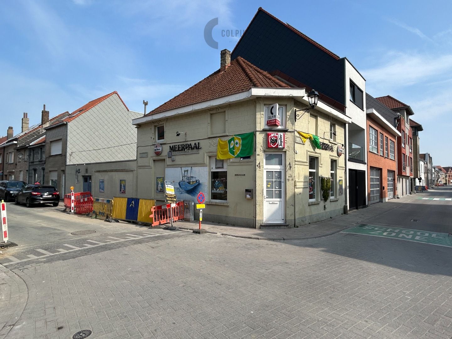 Café Meerpaal in het centrum van Heist foto 1
