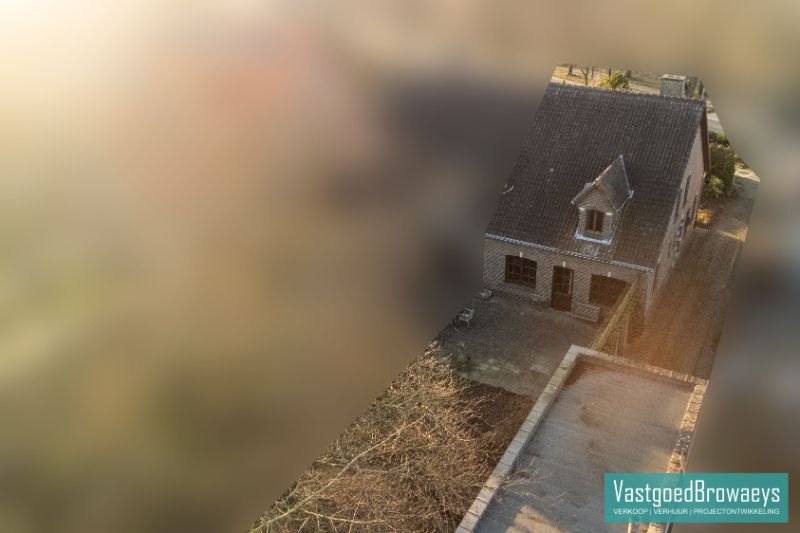 Te renoveren fermette omgeven in een oase van groen foto 15