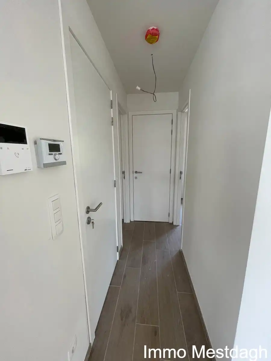 Recent modern appartement centrum Diest, met terras & 5 zonnepanelen foto 4