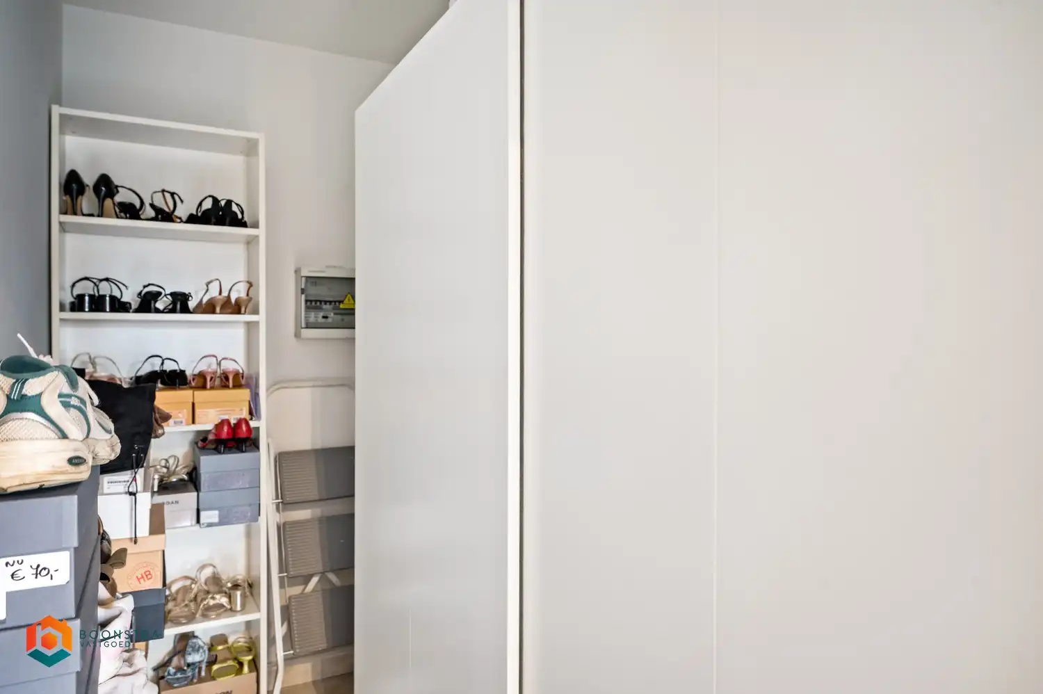 Ruim 3 slpkr app met terras, autostaanplaats en 2 garages foto 23