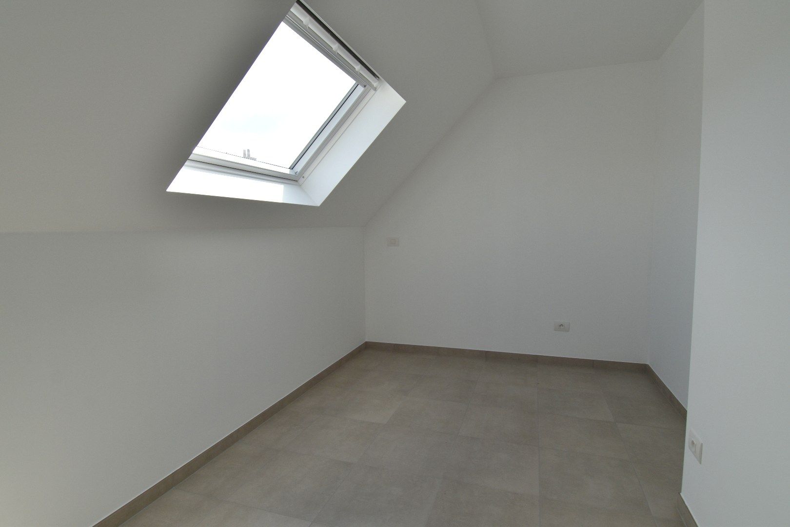 Nieuwbouwwoning te huur in Gullegem op een rustige en  kindvriendelijke locatie foto 8