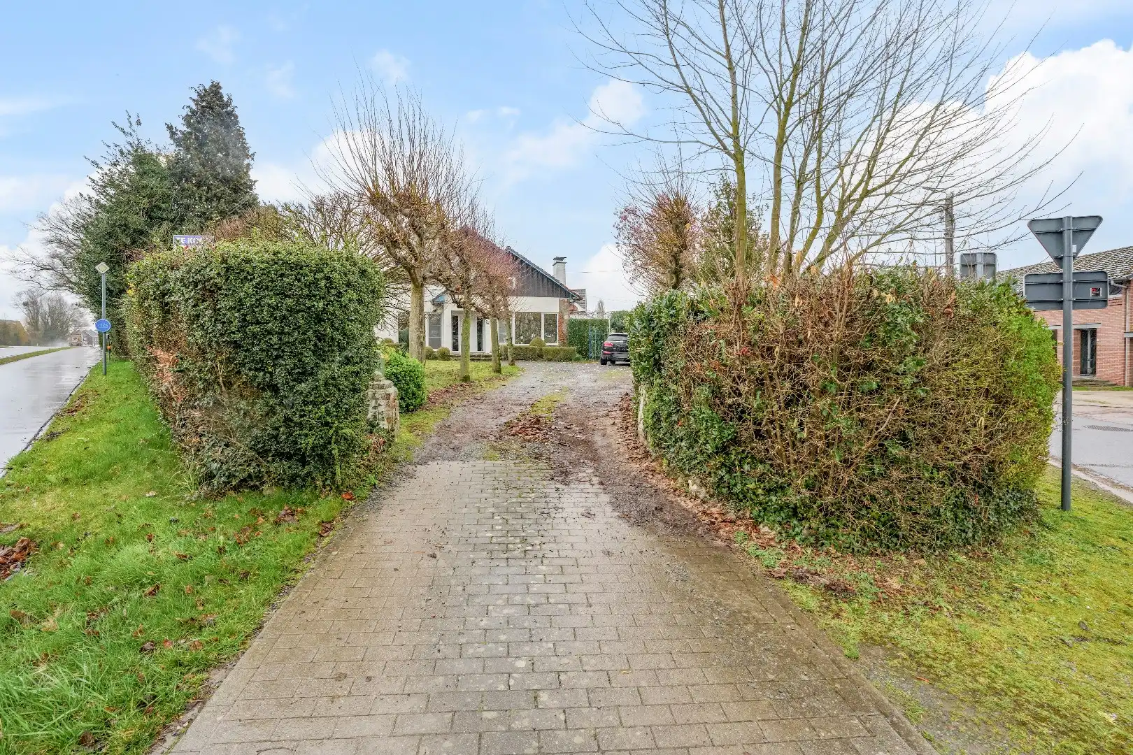 Op te knappen karakteristieke hoekwoning, 4 slpk, (EPC-label C) gelegen aan het Haspengouwse landschap. foto 7