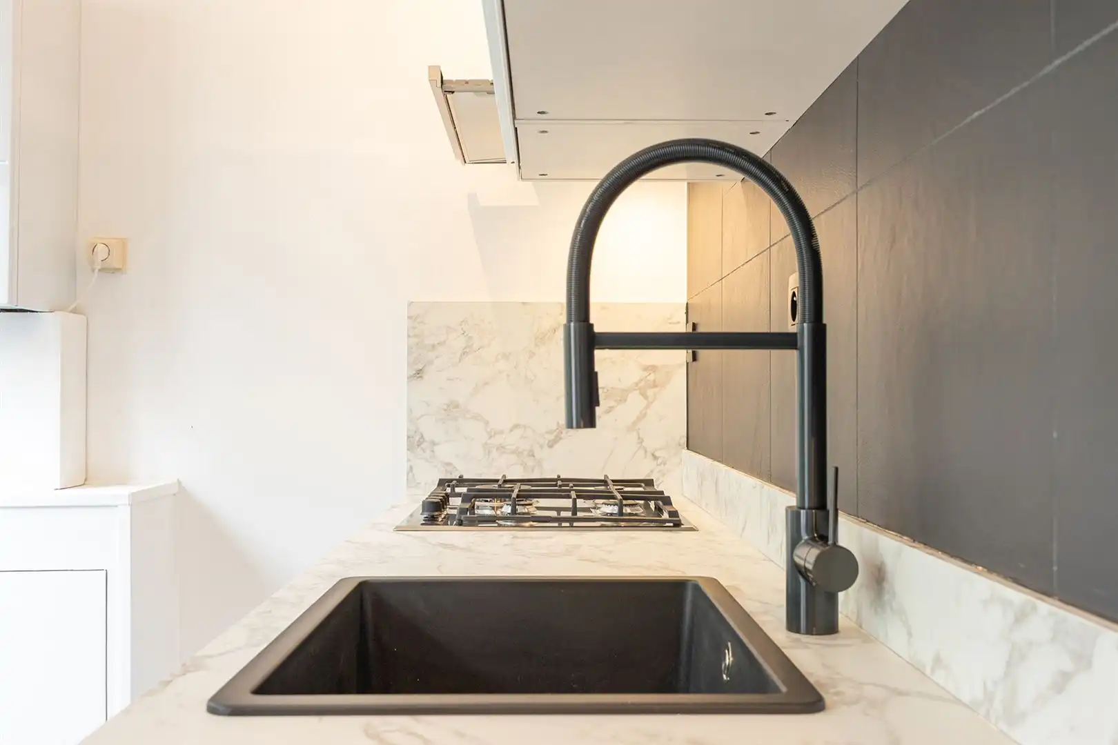 Gerenoveerd appartement in de gezellige Kloosterstraat foto 9