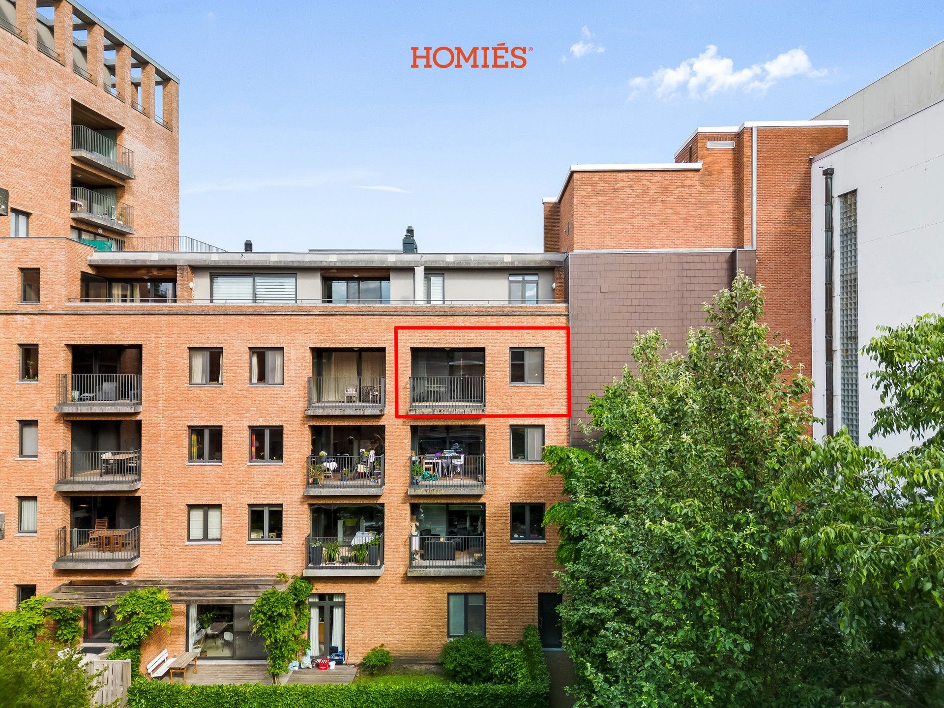 Ruim appartement met 2slpk, terras en autostaanplaats foto 2