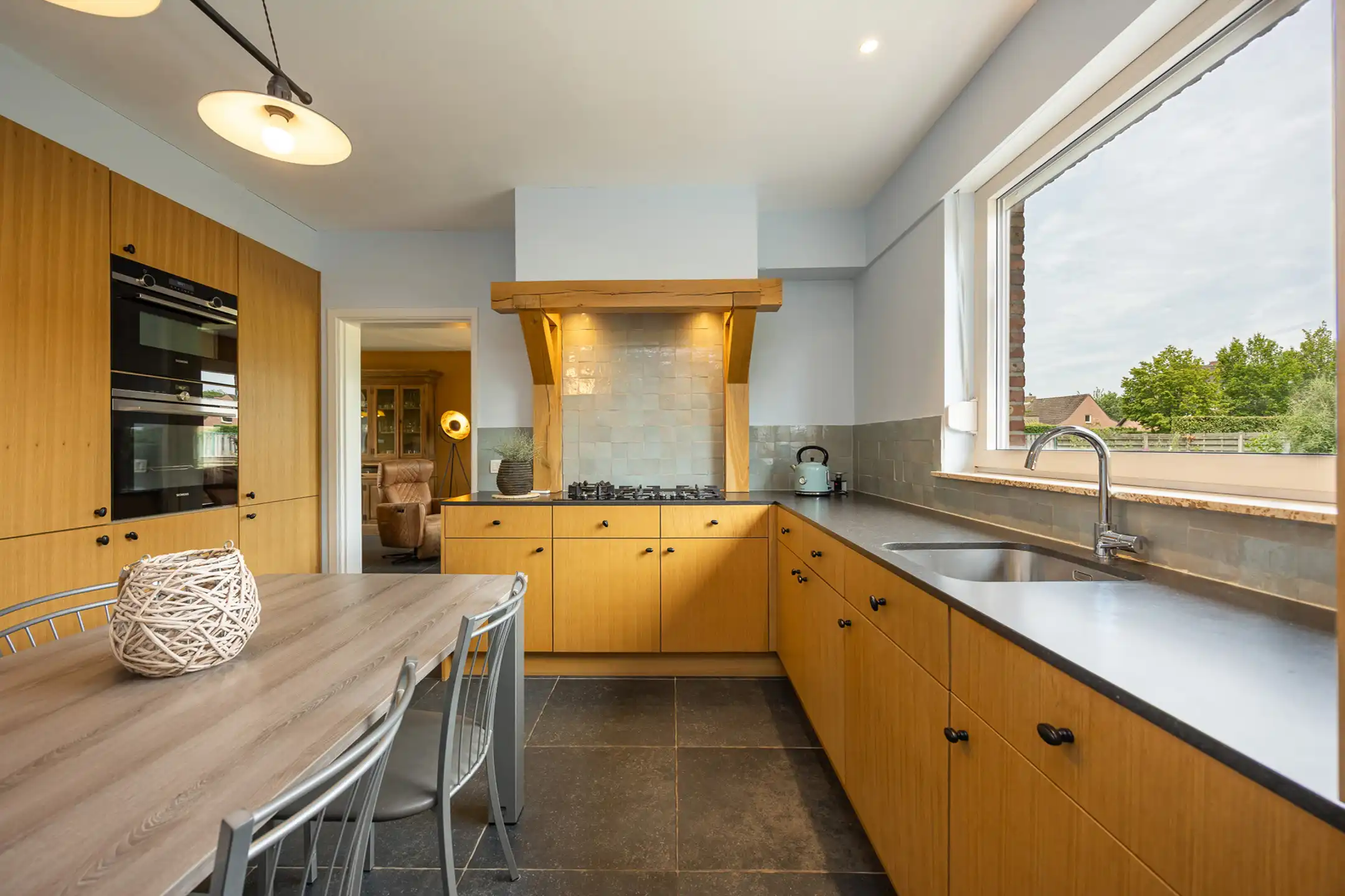 Instapklare woning met 4 slaapkamers op 865 m² foto 12