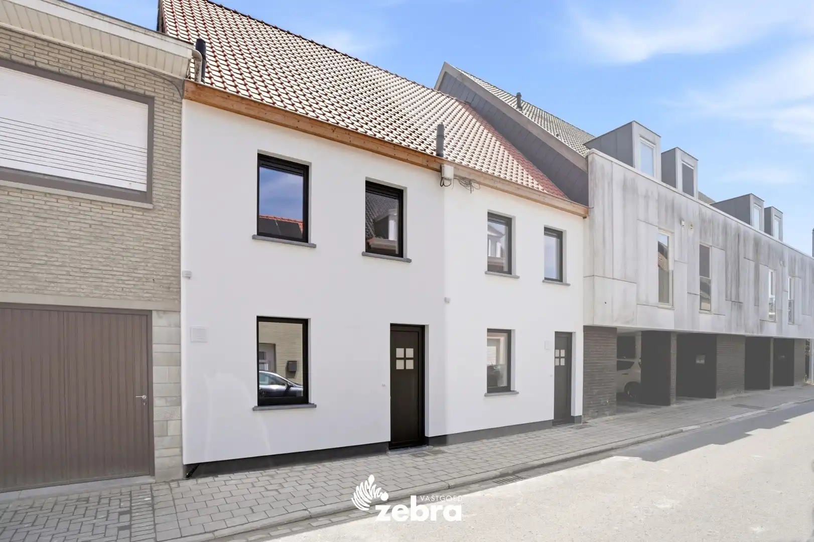 Instapklare woning met EPC-label A, 3 slaapkamers en uitweg nabij centrum Meulebeke! foto {{pictureIndex}}