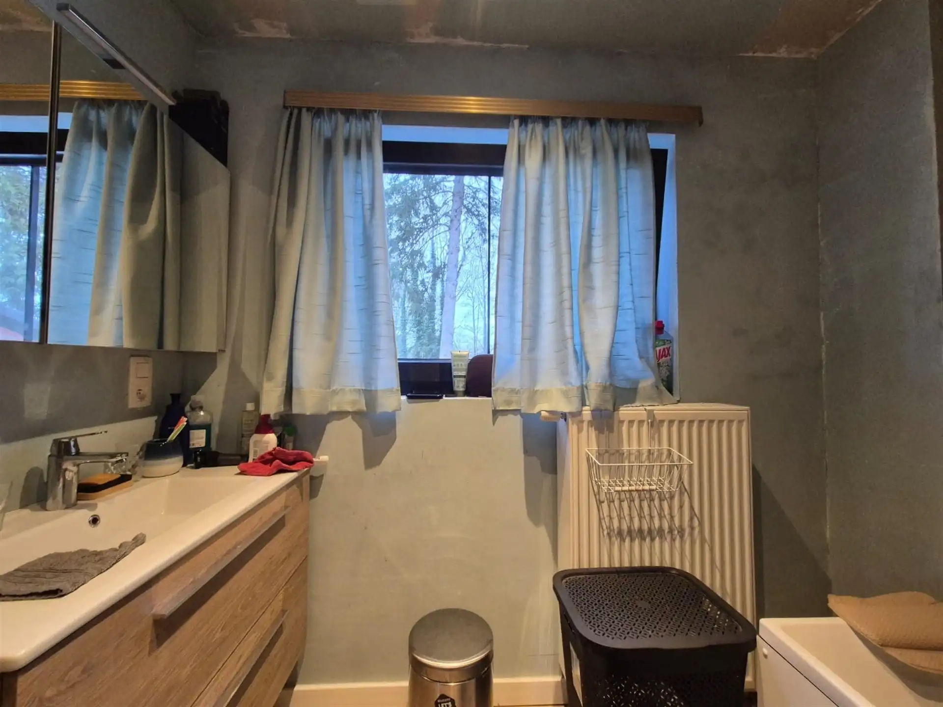 Ruime woning met 3 slaapkamers gelegen in een groene omgeving. foto 22