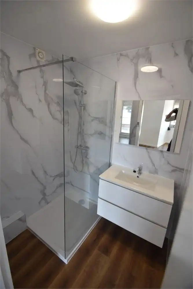 Gerenoveerd appartement aan de stadsrand foto 13