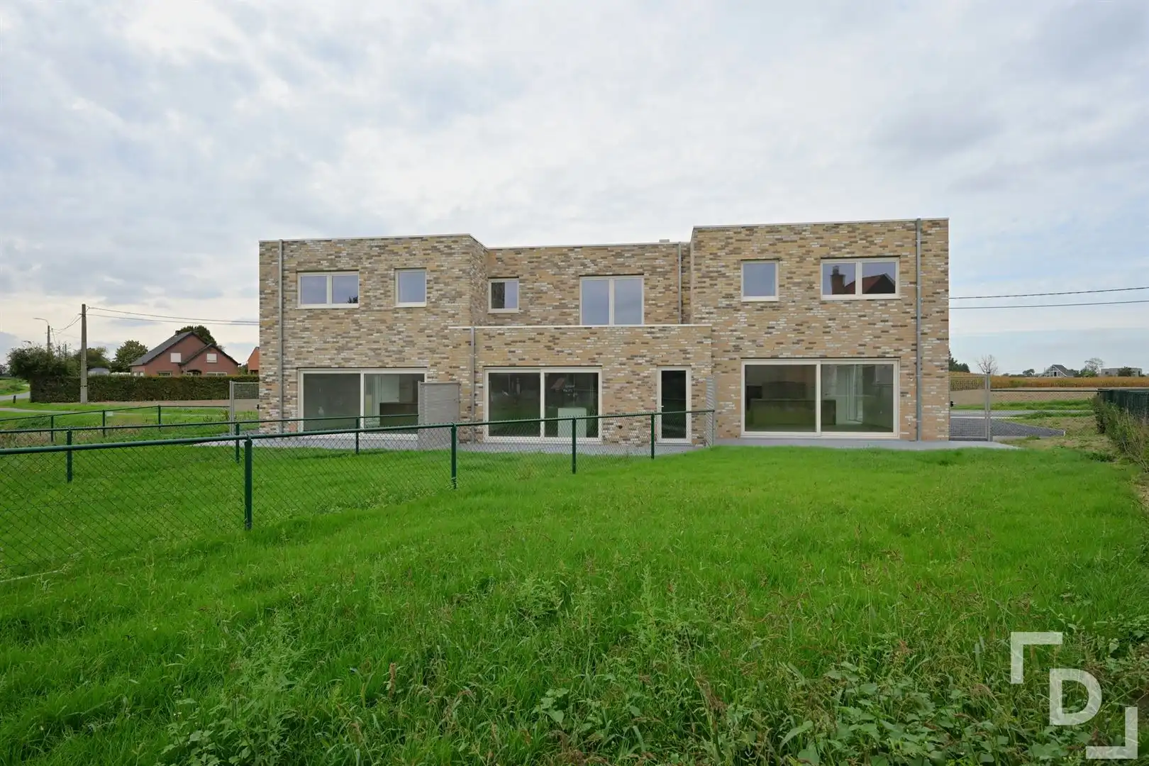 Afgewerkte nieuwbouwwoning te huur in hartje Proven. foto 16