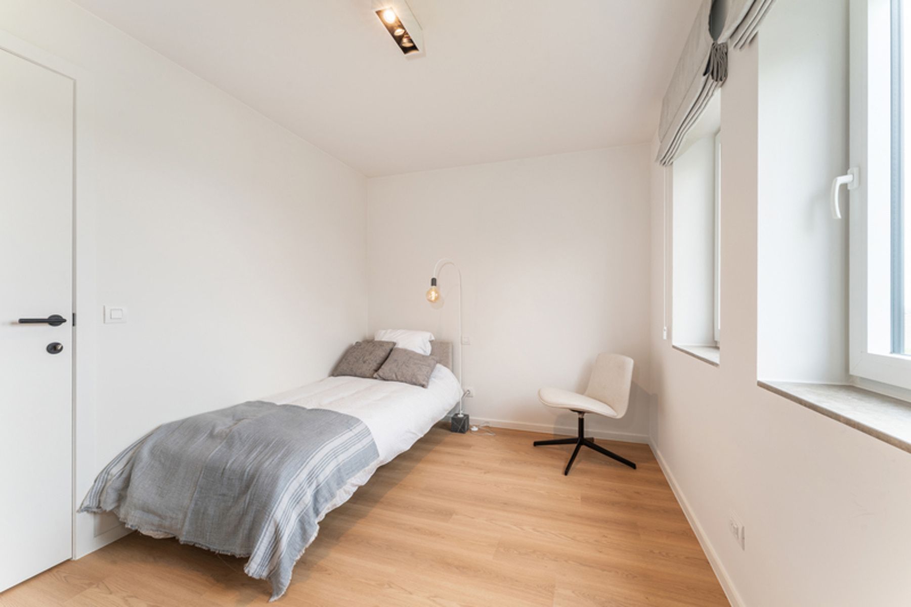 Moderne, halfopen woning foto 8