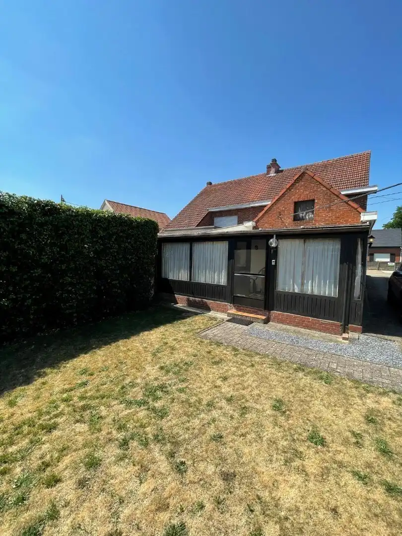 Verzorgde halfopen woning met 3 slaapkamers, garage en tuin nabij het centrum van Mol foto 6
