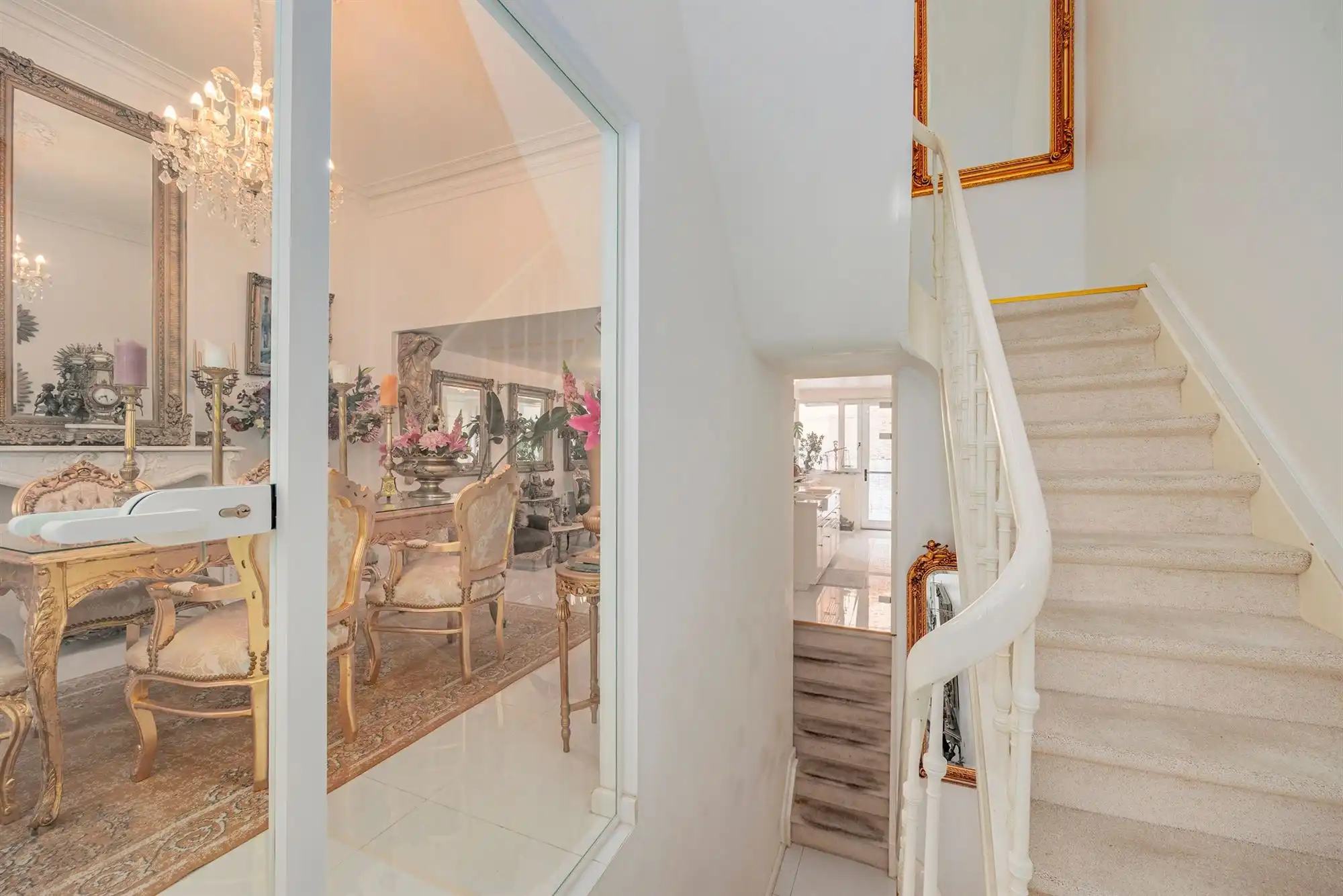 Ruime herenwoning met 5 slk + 4 badk met tuin en terras  foto 13