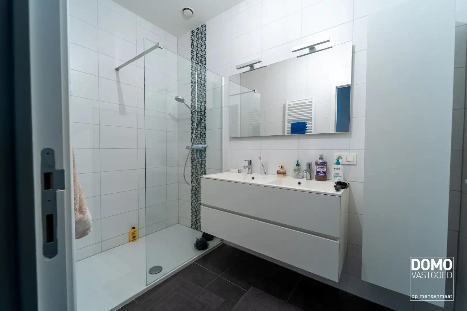 LUXE APPARTEMENT MET PRACHTIG TERRAS, 2 SLAAPKAMERS EN AUTOSTANDPLAATS TE KOOP IN HARTJE VAN HASSELT  foto 9