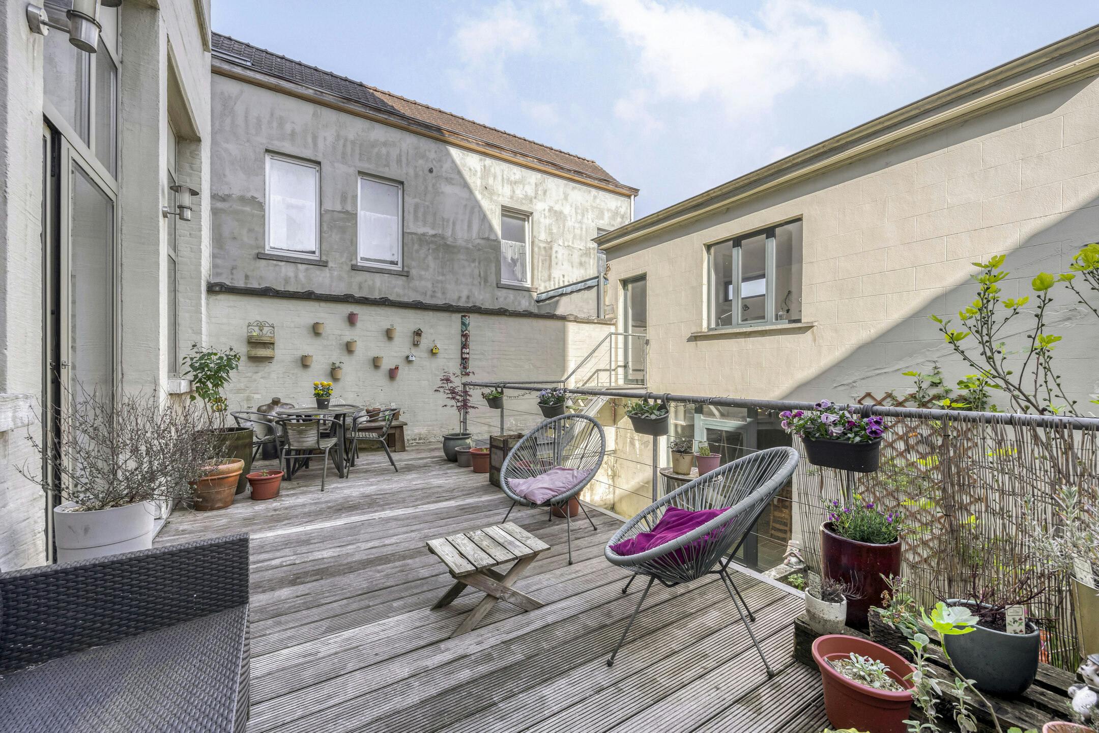 Lichtrijk appartement met bijgebouw in Ronse te koop foto 5