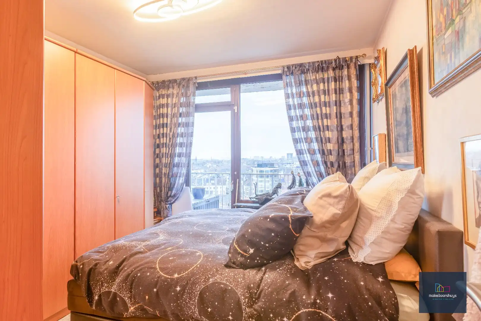 Ruim 2 slaapkamerappartement met garagebox nabij de Blaarmeersen foto 12