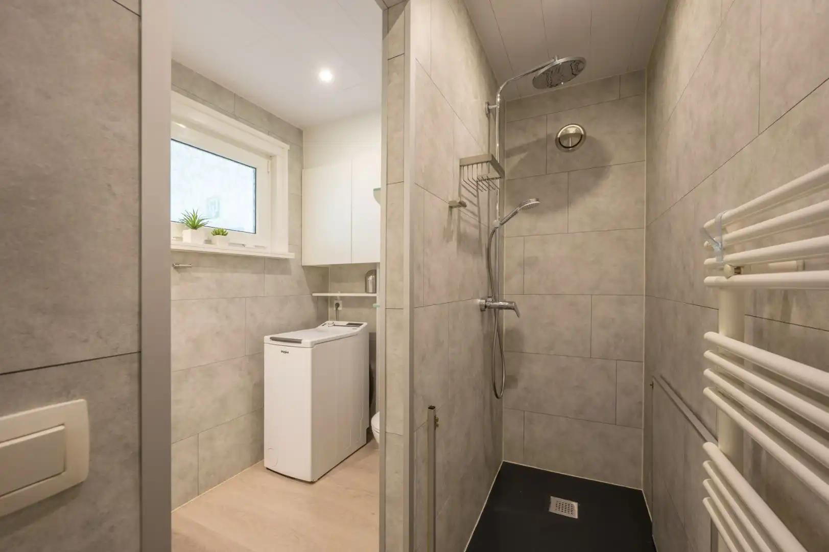 Ruime studio met het comfort van een 1-slaapkamerappartement op toplocatie aan zee! foto 12