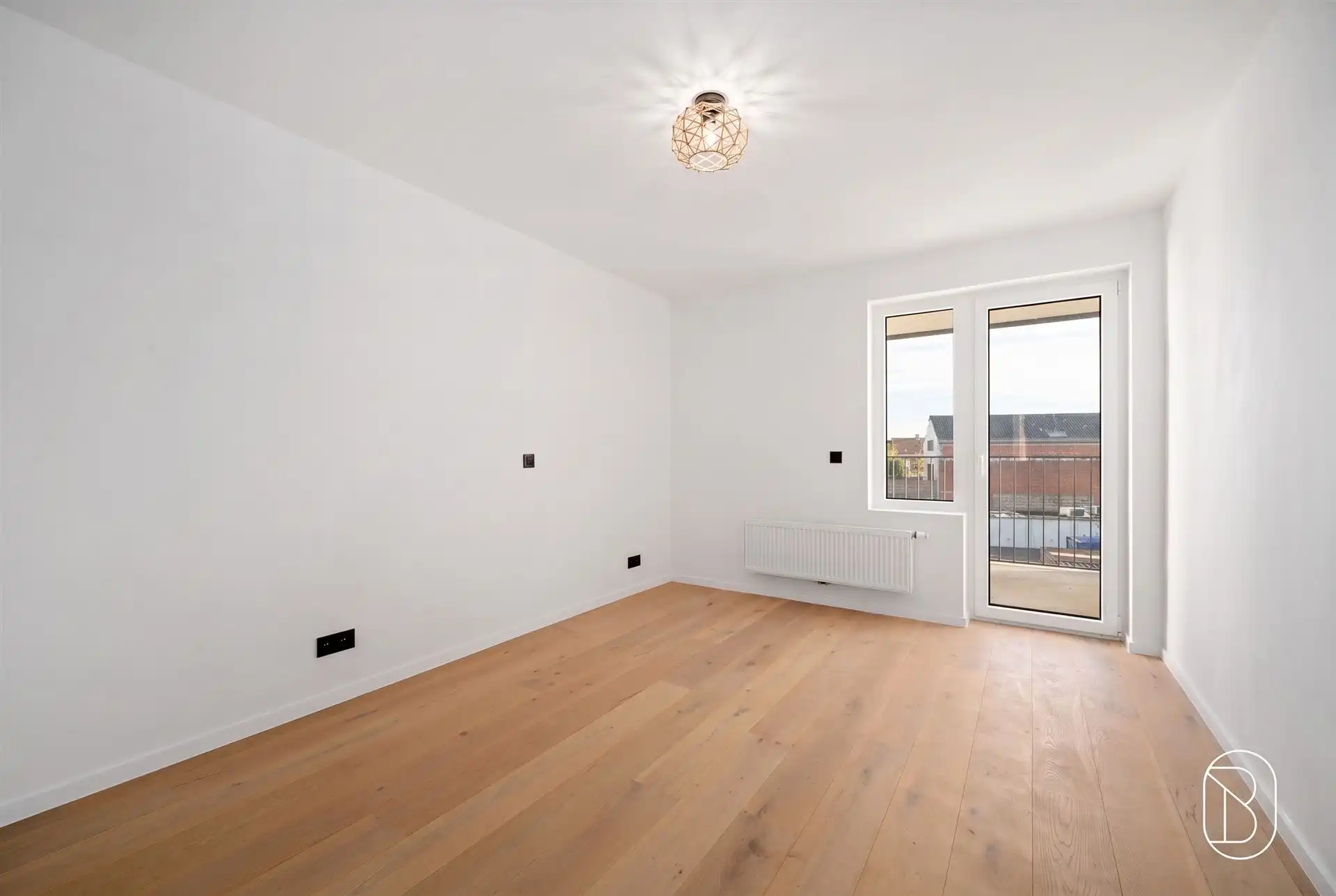 Gerenoveerd appartement met terras en garage in Wevelgem foto 6