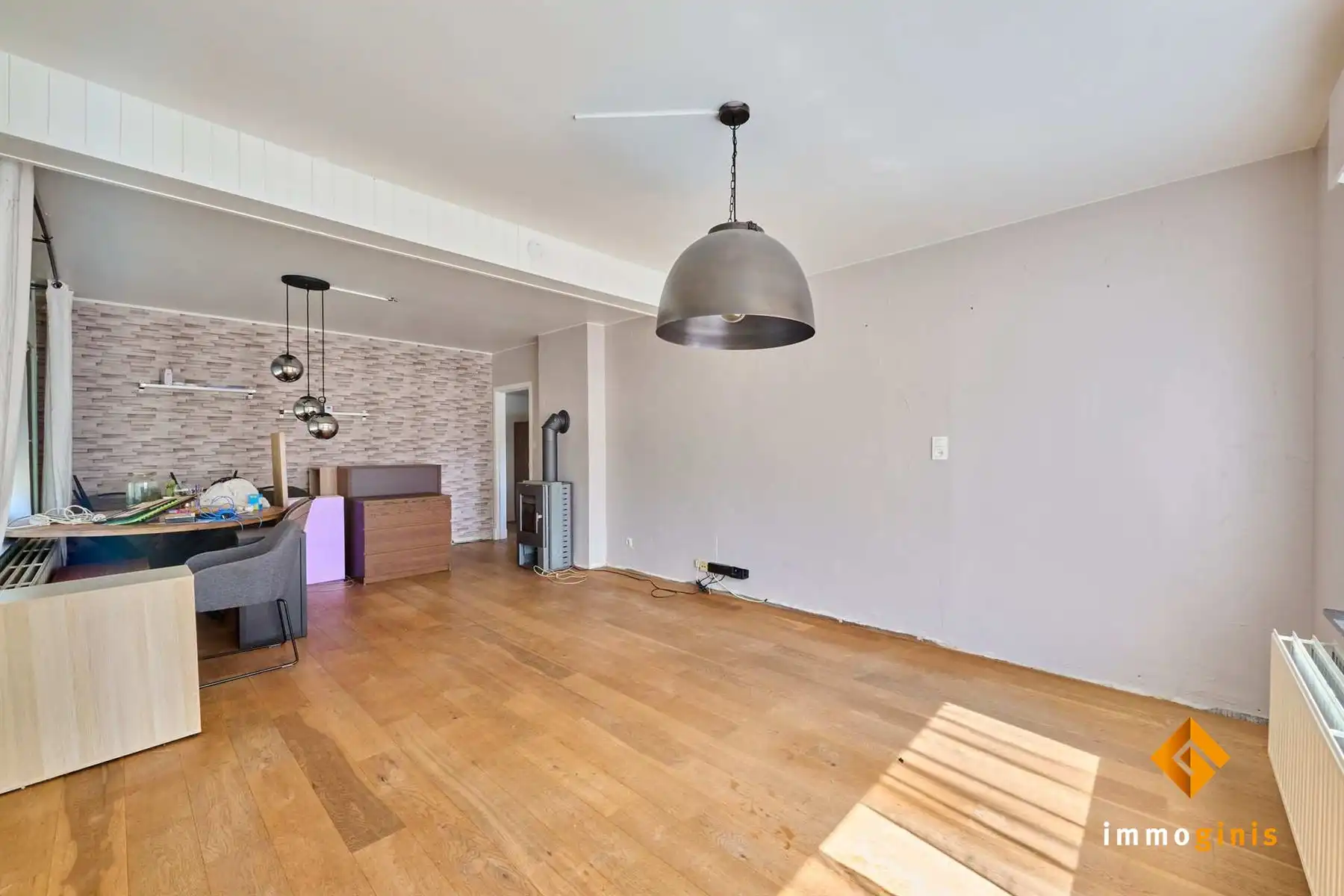 Charmante woning met 3 slaapkamers op een ruim en groen perceel van 17 are in een rustige buurt.   foto 5