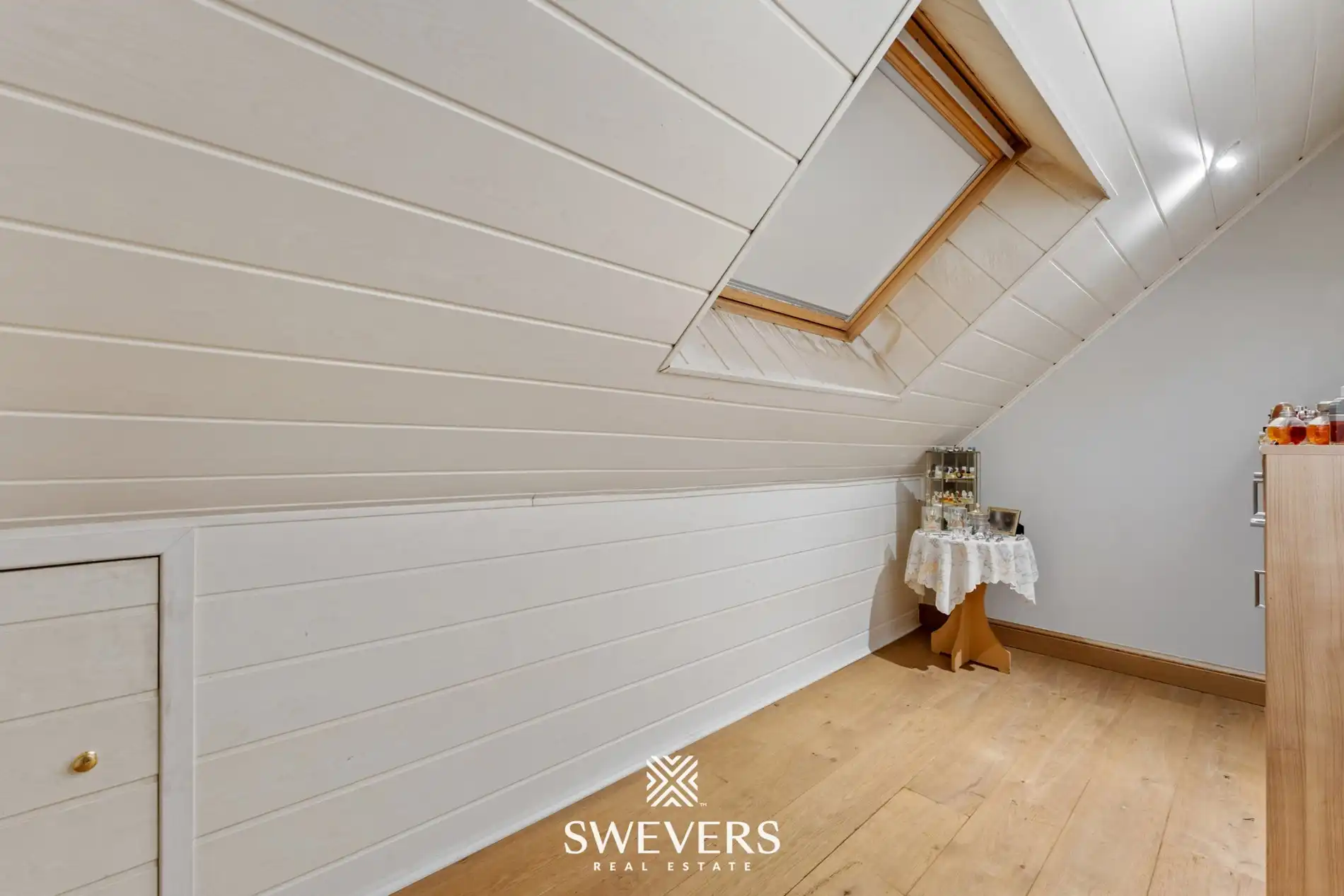 Ruime open bebouwing met 4 slaapkamers en zonnige tuin in Houthalen foto 30