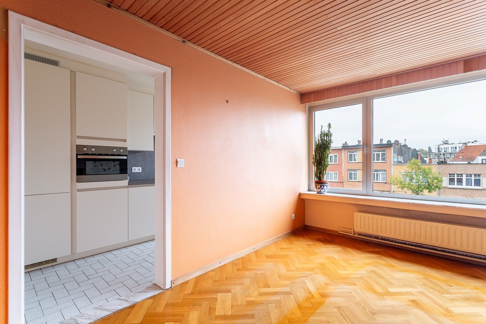 Ruim appartement met veel lichtinval foto 3