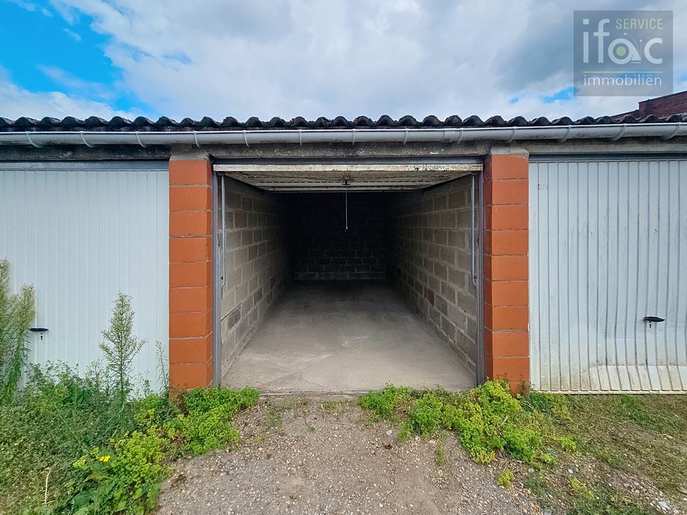 Garage te huur foto {{pictureIndex}}