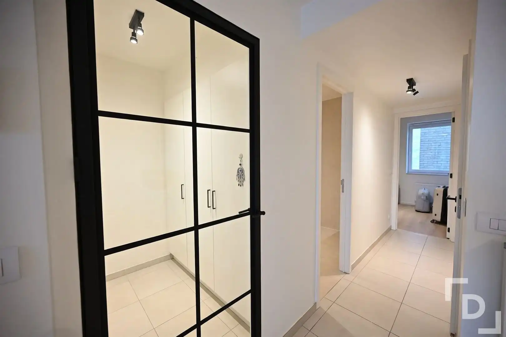 Appartement met terras en overdekte autostaanplaats foto 7