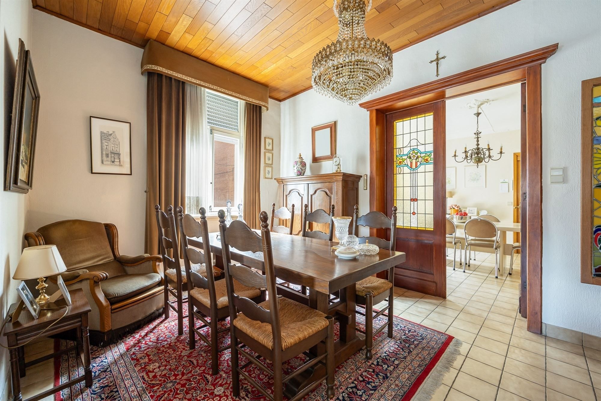 Ruime woning met 4 slpkmrs. en koer foto 6