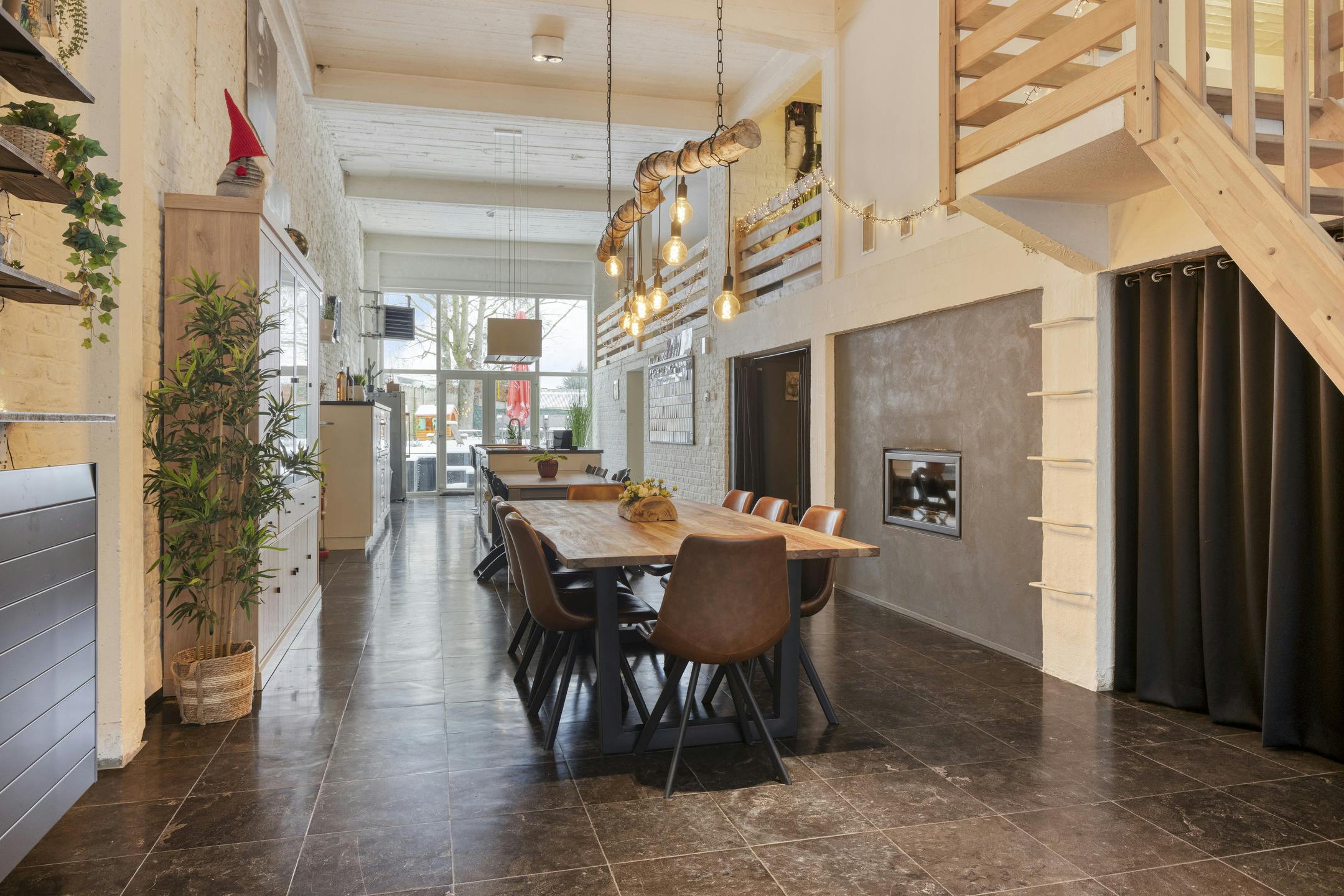 Unieke loft met 5 kamers te koop in centrum Desselgem foto 2