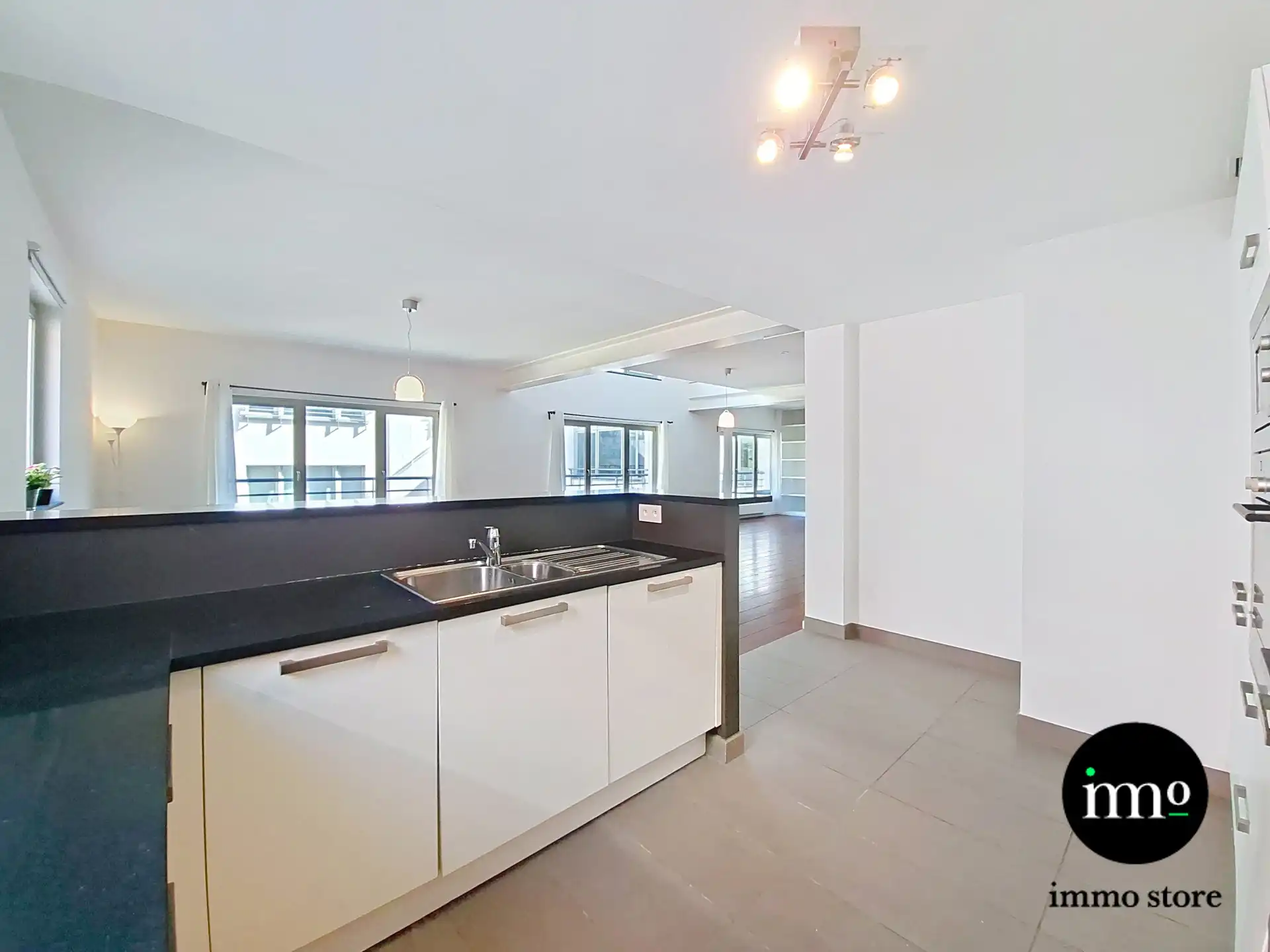 Instapklare duplex met ruim dakterras foto 6