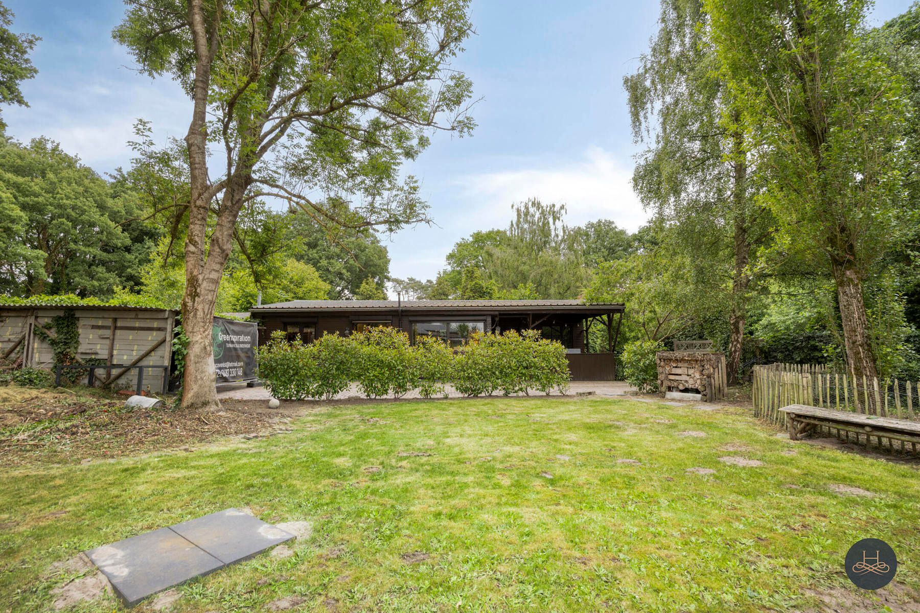 Ruime vakantiewoning in het groen foto 28
