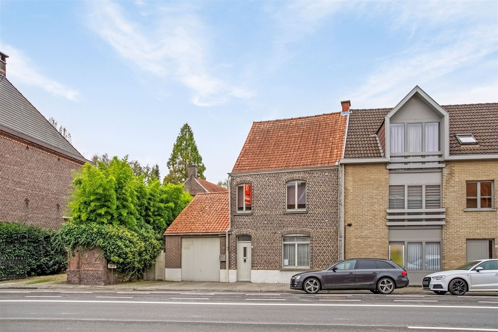 Te renoveren woning op 1439m² met uitweg achteraan foto 2