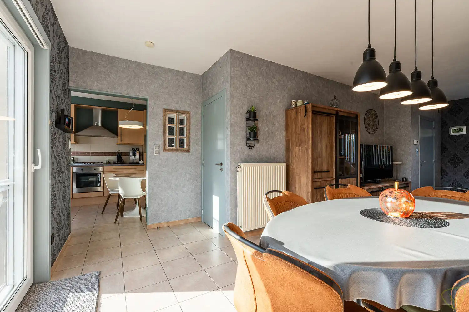 Moderne gezinswoning te koop in Eeklo met 3 slaapkamers, garage en zolder, perfect voor comfortabel wonen! foto 7