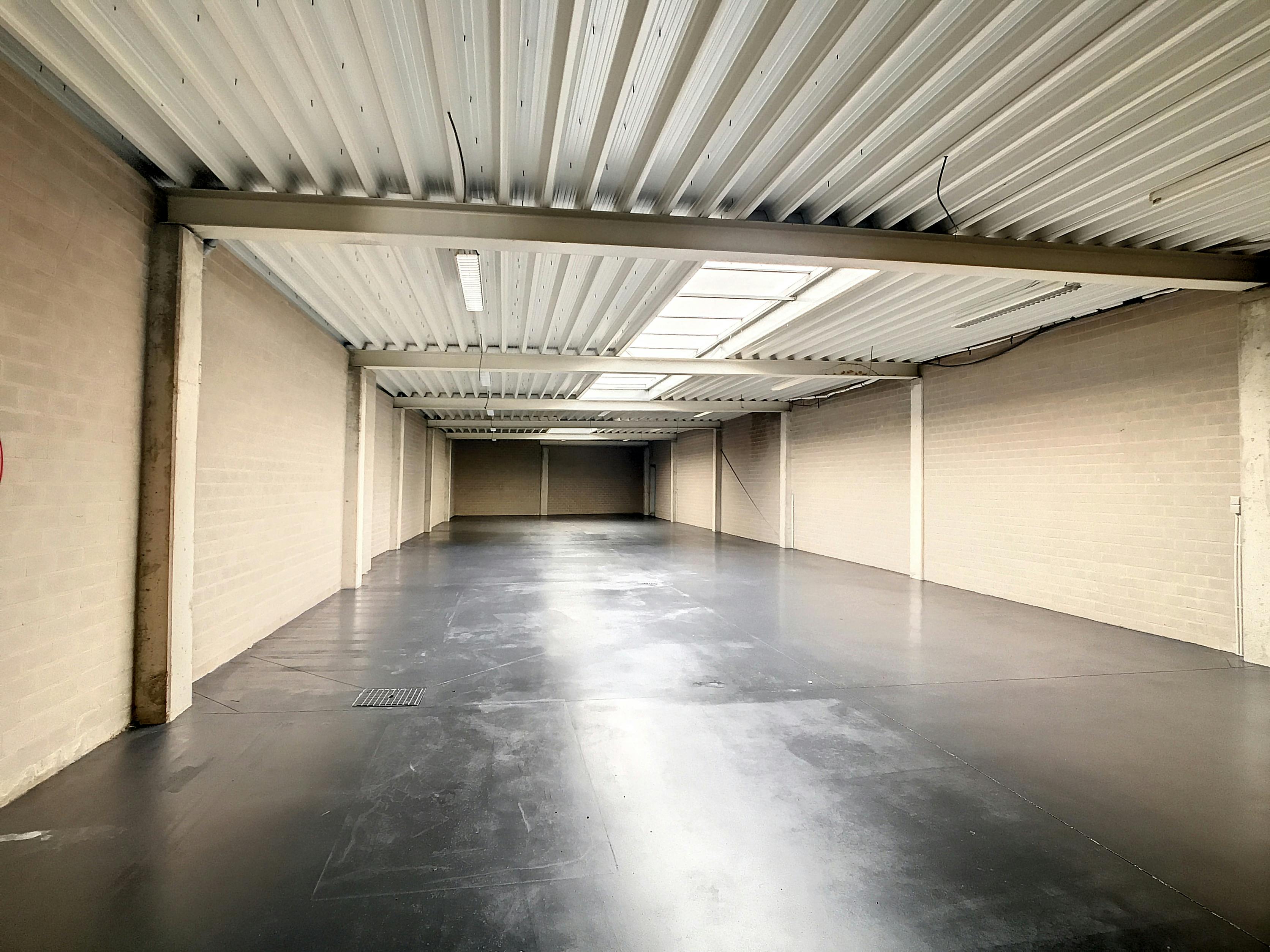 Opportuniteit: opbrengsteigendom te koop in Wuustwezel! foto 4